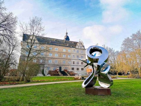 Blick vom Schlosspark auf das Schloss Wolfsburg