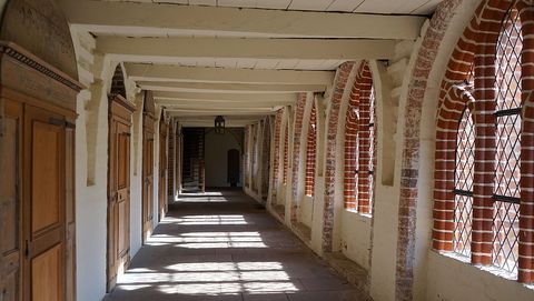 Blick in den Kreuzgang im Kloster Isenhagen