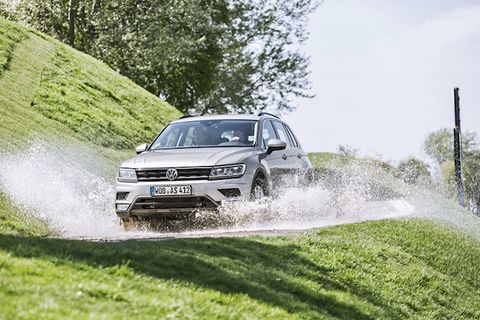 Auf dem Geländeparcours in der Autostadt kannst du deine Fahrkünste testen.