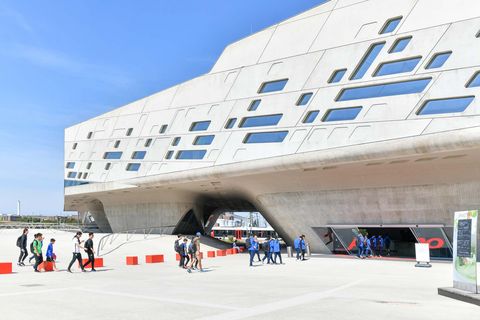 Experimentieren in futuristischem Gebäude: Das Science Center phaeno in Wolfsburg.