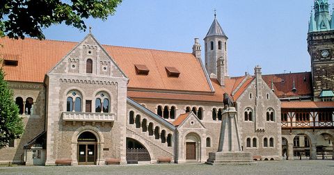 Man sieht die Burg Dankwarderode am Burgplatz in Braunschweig