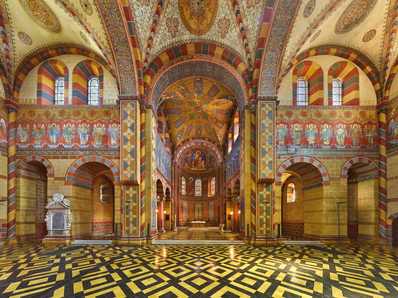 Blick auf die herrliche Apsis im Kaiserdom Königslutter